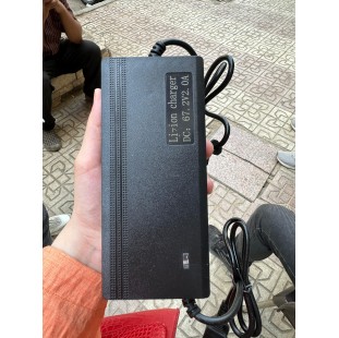 شاحن ليد اسيد 60 فولت مخرج كمبيوتر